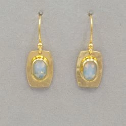 Holly Yashi Adelaide Earrings