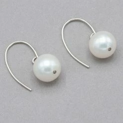 Delisch Simple Pearl Earrings