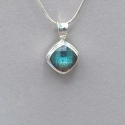 Pendants Mystical Madness Labradorite Pendant