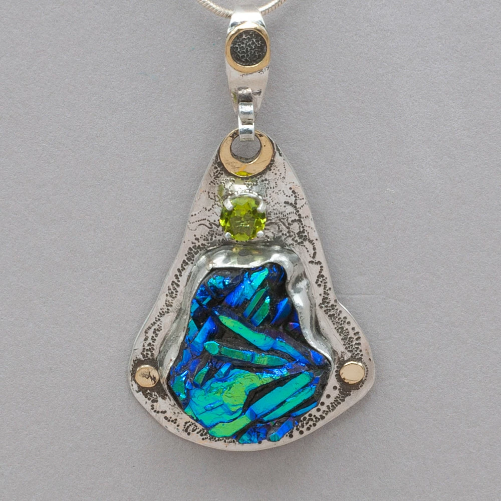 Brand new π― Jim Kelly Titanium Treated Quartz And Peridot With Gold Pendant π 3 Jim Kelly Titanium Treated Quartz And Peridot With Gold Pendant